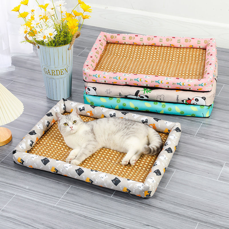 Katze auf der Trend Diva Kühlmatte